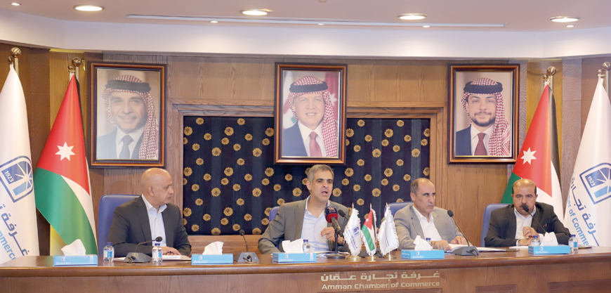 Director General of the Social Security Corporation Hazem Rahahleh speaks during a meeting organised by the Amman Chamber of Commerce on Saturday (Petra photo)