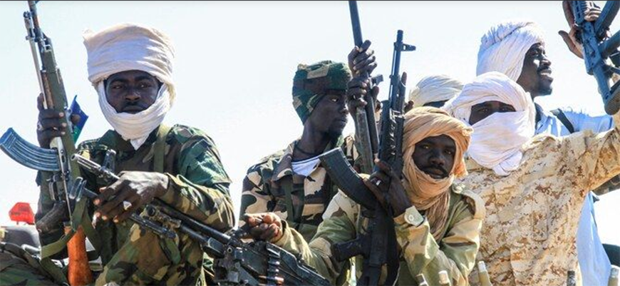 Fighters of the Sudan Liberation Movement, a Sudanese rebel group active in Sudan's Darfur State which supports army chief Abdel Fattah al-Burhan, attend a graduation ceremony in the southeastern Gedaref state on March 28, 2024 (AFP photo)