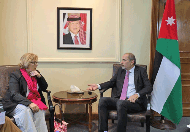 Deputy Prime Minister and Foreign Minister Ayman Safadi meets with US Assistant Secretary of State for Near Eastern Affairs Barbara Leaf in Amman on Saturday (Photo courtesy of Foreign Ministry)