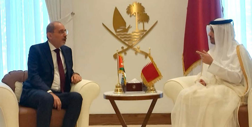 Deputy Prime Minister and Foreign Minister Ayman Safadi and Qatar's Prime Minister and Foreign Minister Sheikh Mohammed Bin Abdulrahman Al Thani hold comprehensive talks on Thursday to strengthen strategic relations between their countries (Petra photo)