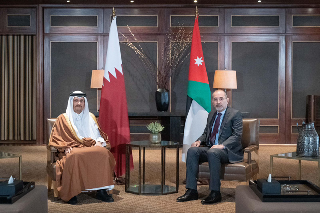 Deputy Prime Minister and Foreign Minister Ayman Safadi on Sunday meets with Qatar's Prime Minister and Foreign Minister Sheikh Mohammed bin Abdulrahman Al Thani (Petra photo)