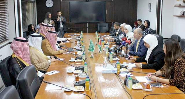 The Jordanian and Saudi ministers meet to discuss economic cooperation on the sidelines of the visit of Saudi Crown Prince Mohammed Bin Salman Bin Abdulaziz Al Saud to Jordan on Wednesday (Petra photo)