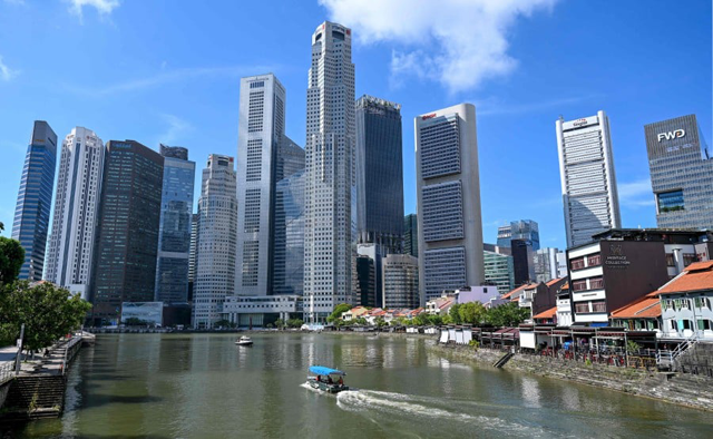 Singapore’s economy grew slower than expected in the first quarter, early data showed on Friday, as a struggling manufacturing sector weighed on tourism spending from events including Taylor Swift’s concerts (AFP file photo)