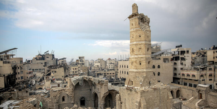 Gaza City's Omari Mosque, Gaza's oldest mosque, damaged by Israeli bombardment on January 5, 2024  (AFP photo)