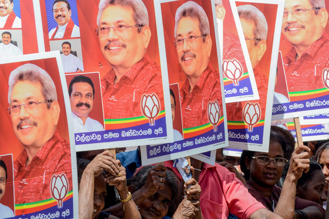 Supporters of Sri Lanka Podujana Peramuna Party and former secretary to the Ministry of Defence and presidential candidate Gotabhaya Rajapaksa, gather for the presidential election rally in Bandaragama on the outskirts of Colombo, on Sunday  (AFP photo)
