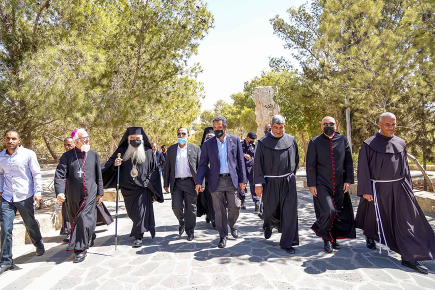Minister of Tourism Nayef Al Fayez and senior members of the clergy during the launch of the first phase of the rehabilitation project of the Christian pilgrimage route in Mount Nebo, Madaba, on Monday (Petra photo)