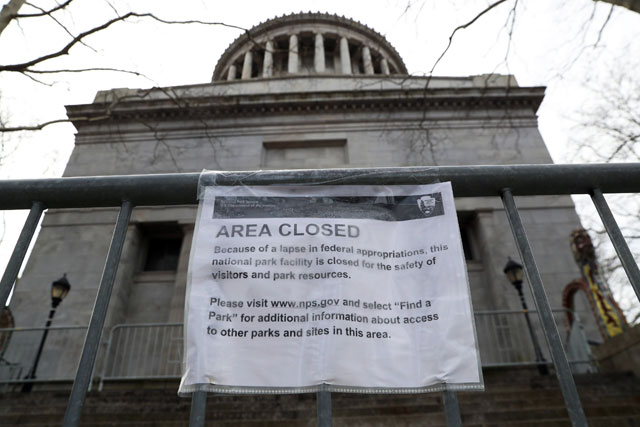 A sign says the General Grant National Monument is closed due to the partial government shutdown in New York City, New York, US, on Saturday (Reuters photo)
