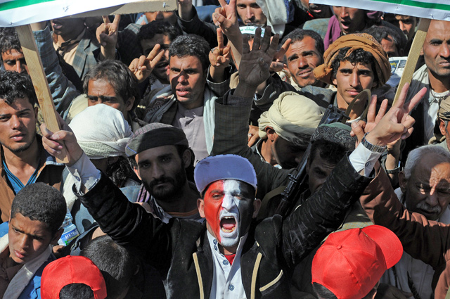 Houthis gather to protest the Saudi-led operations during a rally on the third anniversary of the Operation Decisive Storm at Al Sabaeen Square in Sanaa, Yemen, on Monday (Anadolu Agency photo)