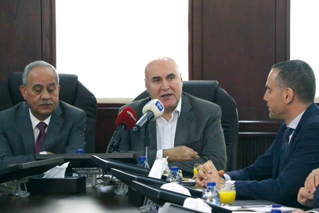 Minister of State for Investment Affairs Muhannad Shehadeh meets with members of the Jordan Chamber of Industry, on Sunday (Photo courtesy of the Jordan Investment Commission)