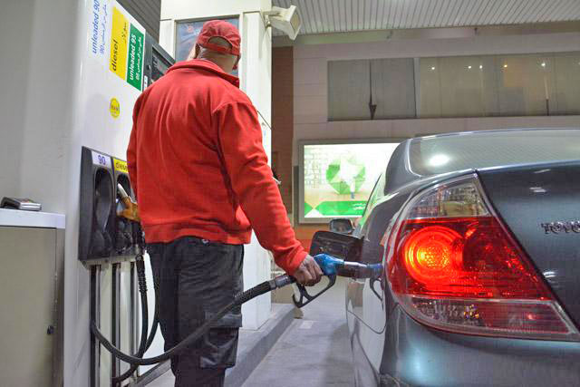 The government’s fuel pricing committee on Sunday decided to lower the prices of gasoline and diesel, citing a fall in international prices of crude oil (JT file photo)