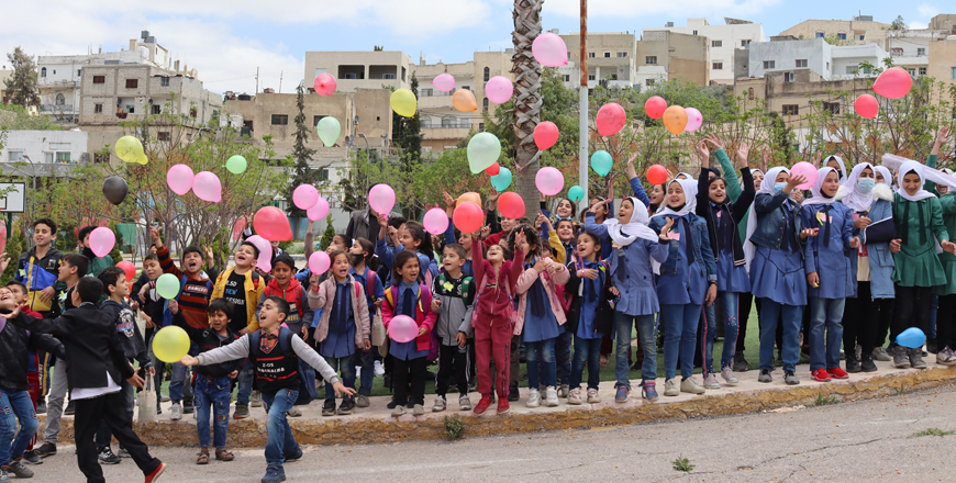 Children release balloons as part of Ramadan celeberations organised by UNICEF and the Jordan River Foundation at the Makani centre in Nuaimeh, Irbid, on Tuesday (Photo by Synee Bjerkestrand)