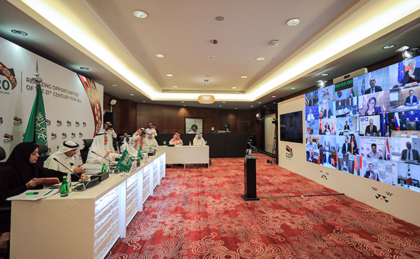 The photo released by the Saudi Energy Ministry on April 10, 2020 shows Saudi Arabia's Energy Minister Abdulaziz Bin Salman (3rd-left) chairing a virtual extraordinary meeting of G-20 Oil ministers, in the capital Riyadh. (AFP photo)