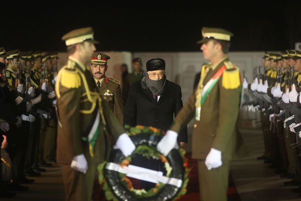 Palestinian President Mahmoud Abbas lays a wreath to the mausoleum of former Palestinian leader Yasser Arafat during the celebrations of the 52nd foundation anniversary of the Fateh movement in Ramallah, West Bank, on Saturday (Anadolu Agency photo)