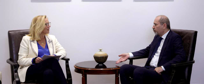 Deputy Prime Minister and Foreign Affairs Minister Ayman Safadi on Monday meets with UN Senior Humanitarian and Reconstruction Coordinator for Gaza Sigrid Kaag over the latest developments in the besieged strip (Petra photo)