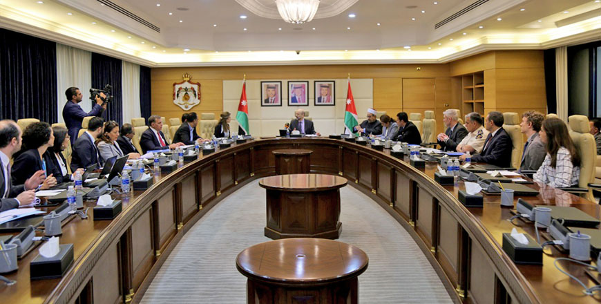 Prime Minister Omar Razzaz chairs the National Committee for Anti-Smoking’s first meeting in Amman on Monday (Petra photo)
