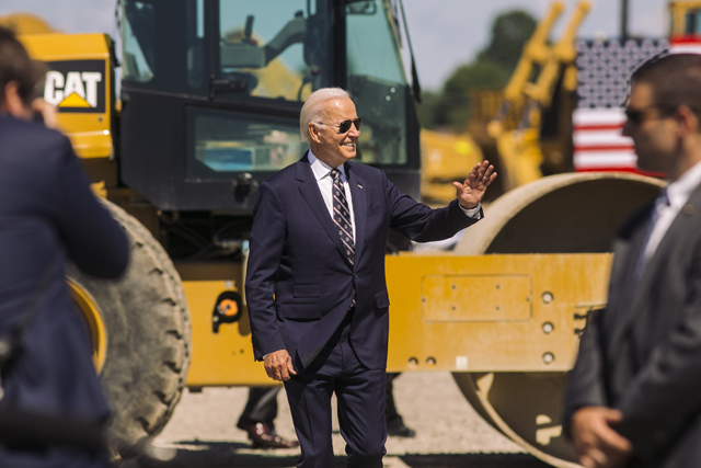 US President Joe Biden visits the groundbreaking of the new Intel semiconductor plant on Friday in Johnstown, Ohio (AFP photo)