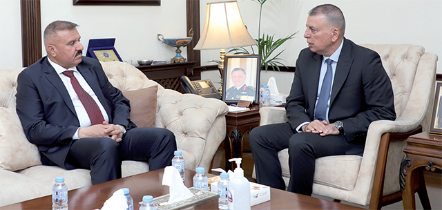 Interior Minister Mazen Faraya meets with his Iraqi counterpart Abdulamir Kamel Al Shammari on Wednesday (Petra photo)