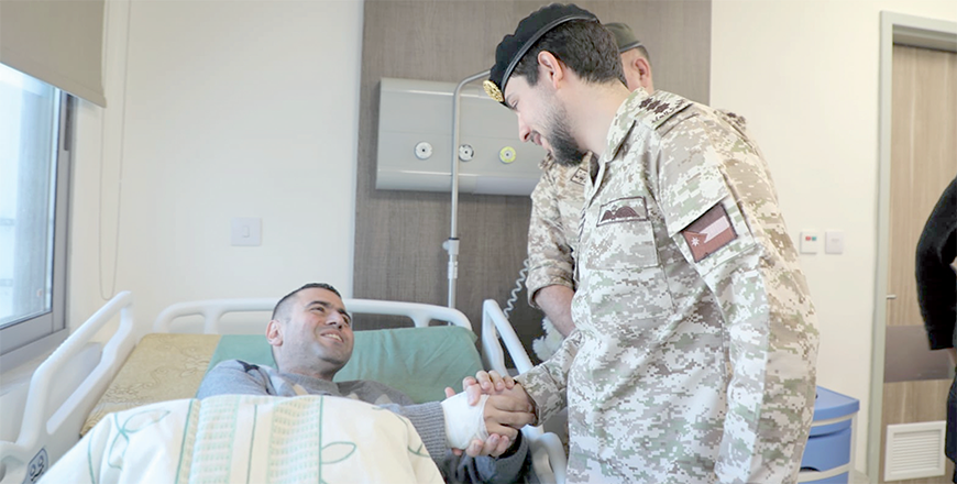 HRH Crown Prince Hussein on Thursday visits the injured member of the special Jordanian Field Hospital/2 in Khan Yunis, southern Gaza Strip  (Petra photo)