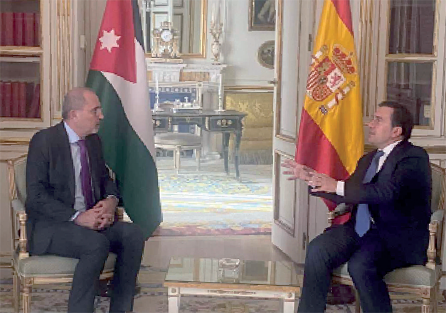 Deputy Prime Minister and Foreign Minister Ayman Safadi meet with Spanish Foreign Minister José Manuel Albares in Madrid on Tuesday (Photo courtesy of Foreign Ministry)