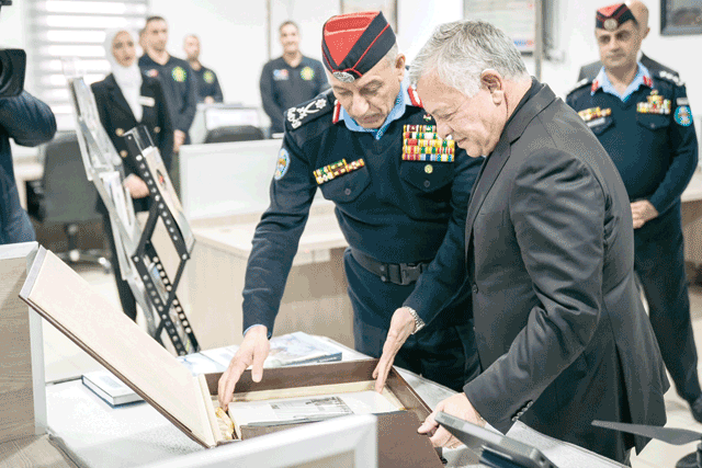 His Majesty King Abdullah, the Supreme Commander of the Jordan Armed Forces-Arab Army, visits the Public Security Directorate on Monday (Photo courtesy of Royal Court)