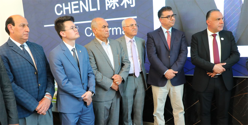 Minister of Agriculture Khaled Hneifat stresses the importance of employing technology and artificial intelligence in the agricultural sector (Petra photo)