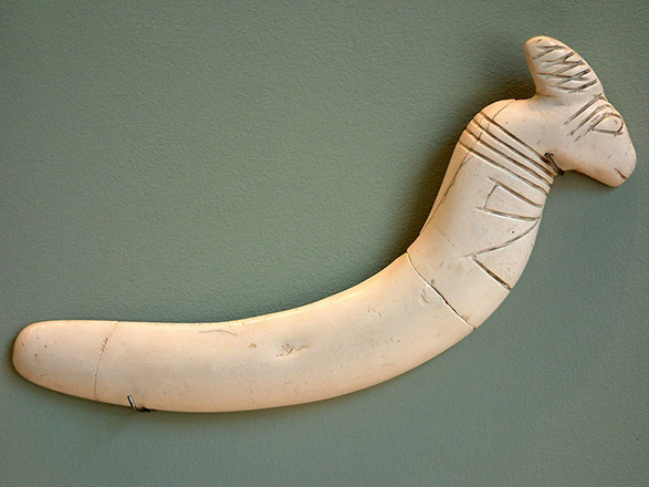 Clapper discovered in Maadi (Photo courtesy of Louvre Museum)