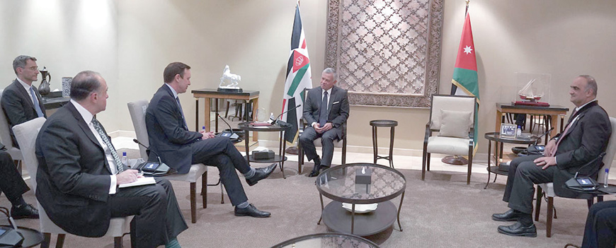 His Majesty King Abdullah meets with a high-level US delegation, headed by Senator Chris Murphy, on Monday (Photo courtesy of Royal Court)