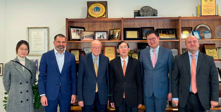 Chairman of Jordanian Businessmen Association Hamdi Tabbaa discusses with Commercial Attaché at the Chinese Embassy Cheng Yongru, ways to hold a Jordanian-Chinese economic conference in 2025 in the Kingdom to support bilateral economic and trade relations and enhance mutual investments (Petra photo)