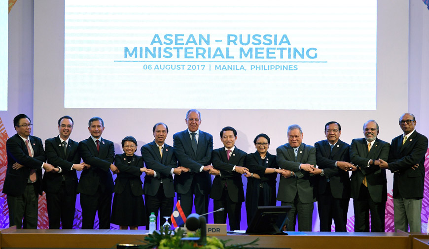 Russia's Foreign Minister Sergei Lavrov (centre) poses for a photograph with foreign ministers and their representatives from the Association of Southeast Asian Nations (ASEAN) as they take part in the ASEAN-Russia Ministerial Meeting during the 50th ASEAN Regional Security forum in Manila on Sunday (AFP photo)