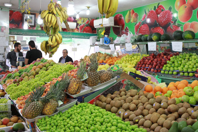Jordan exported 72,800 tonnes of fruit and vegetables in July, while exports stood at 100,000 tonnes in July 2015 (Photo by Hassan Tamimi)