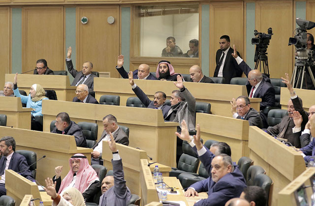 Deputies take a vote under the Dome during Tuesday’s Lower House session (Petra photo)