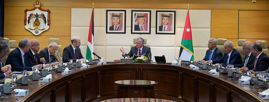 His Majesty King Abdullah chairs part of a Cabinet meeting at the Prime Ministry on Tuesday (Photo courtesy of Royal Court)