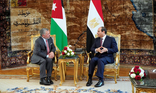 His Majesty King Abdullah meets with Egyptian President Abdel Fattah El Sisi in Cairo on Monday (Photo courtesy of Royal Court)