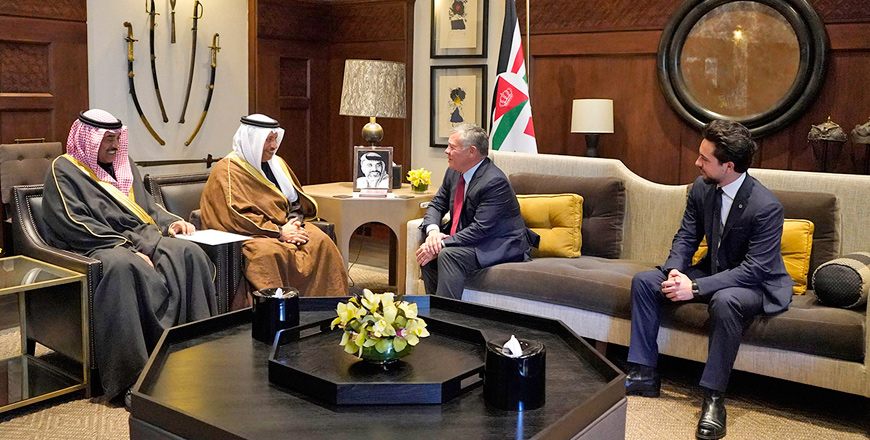 His Majesty King Abdullah, accompanied by HRH Crown Prince Hussein, receives Prime Minister of Kuwait Sheikh Jaber Al Mubarak Al Hamad Al Sabah at Al Husseiniya Palace on Monday  (Photo courtesy of Royal Court)