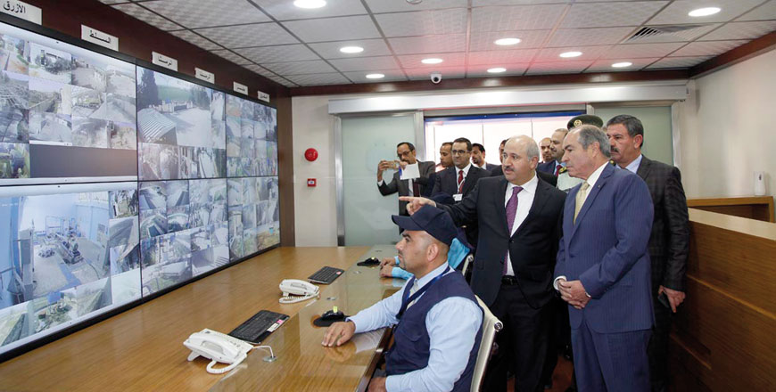 Prime Minister Hani Mulki inaugurates a centre in Amman to monitor and remotely control operations in the water sector on Monday (Petra photo)