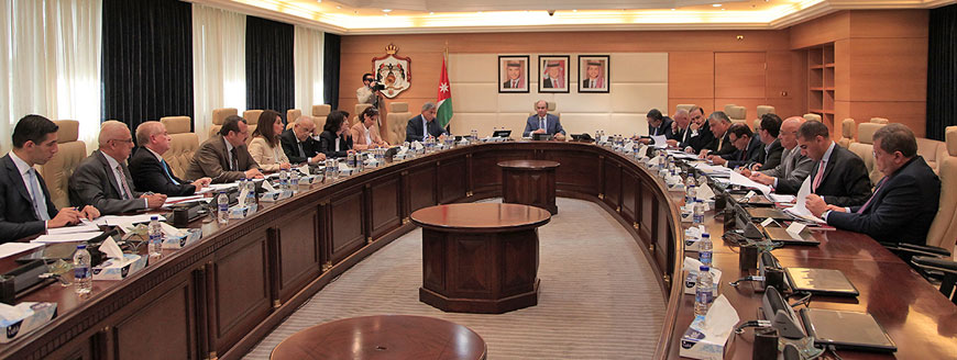 Prime Minister Hani  Mulki chairs an Economic Policies Council meeting in Amman on Tuesday (Petra photo)