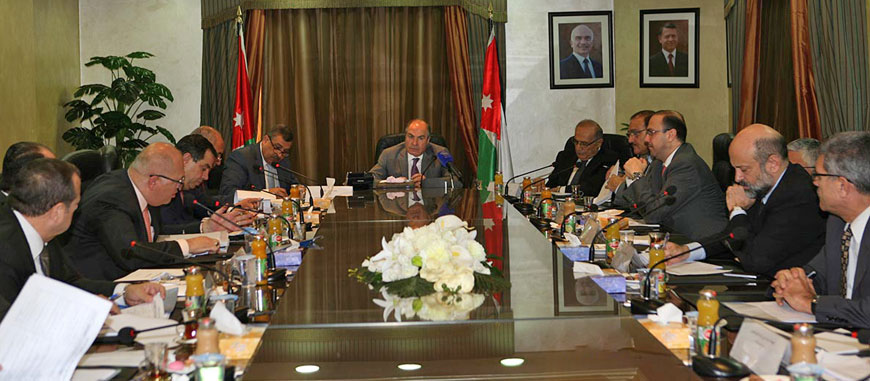 Prime Minister Hani Mulki chairs the third meeting of the higher committee of the national recruitment strategy at the Labour Ministry in Amman on Monday (Petra photo)