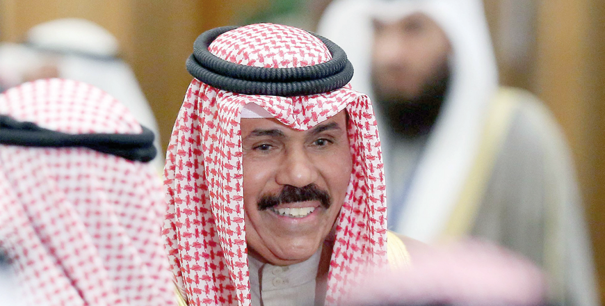 Kuwait's Crown Prince Sheikh Nawaf Al Ahmad Al Jaber Al Sabah arrives to attend the 20th conference of the Arab Inter-Parliamentary Union in Kuwait City on January 19, 2014 (AFP photo)