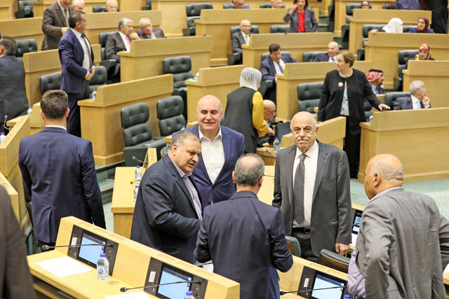   Deputies and senators take part in a joint session under the Dome on Monday to vote on amendments to the Personal Status Law (Photo by Osama Aqarbeh)