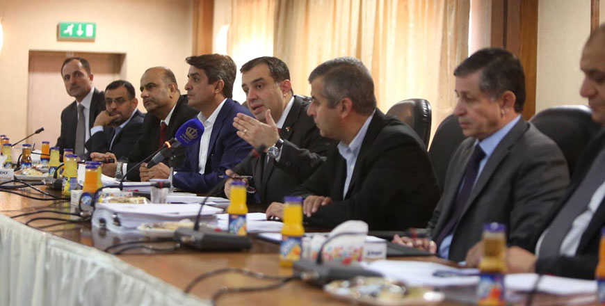 Planning and International Cooperation Minister Imad Fakhoury speaks during a visit to Zarqa Governorate on Monday  (Petra photo)