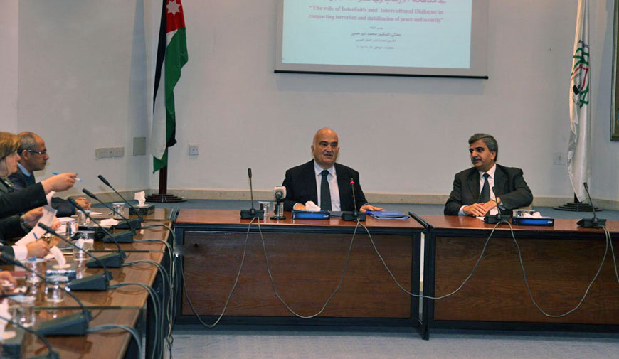 HRH Prince Hassan addresses a group of diplomats participating in a regional networking programme, on Tuesday   (Petra photo)