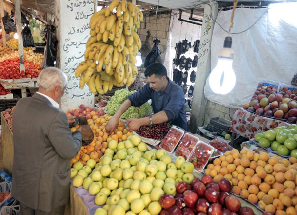 Prices of fruits and vegetables have already dropped in the local market, which is expected to be over supplied, according to the  Jordan Exporters and Producers Society for Fruits and Vegetables (Photo by Osama Aqarbeh)