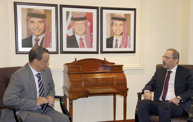 Foreign Minister Ayman Safadi holds talks with Ismail Ould Cheikh Ahmed, the special envoy of the UN secretary general for Yemen, in Amman on Tuesday (Petra photo)