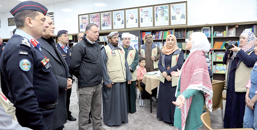 Minister of Interior Mazin Farrayeh on Monday visits the Azraq Refugee and Emirati-Jordanian camps (Petra photo)