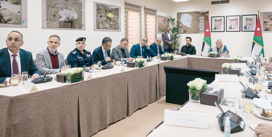 His Majesty King Abdullah meets with those involved in the technical committee that drafted the Wadi Rum development masterplan, during a meeting attended by HRH Crown Prince Hussein, at the Wadi Rum visitor centre on Sunday (Photo courtesy of Royal Court)
