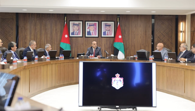 Prime Minister Bisher Khasawneh speaks during a Cabinet session (Petra photo)