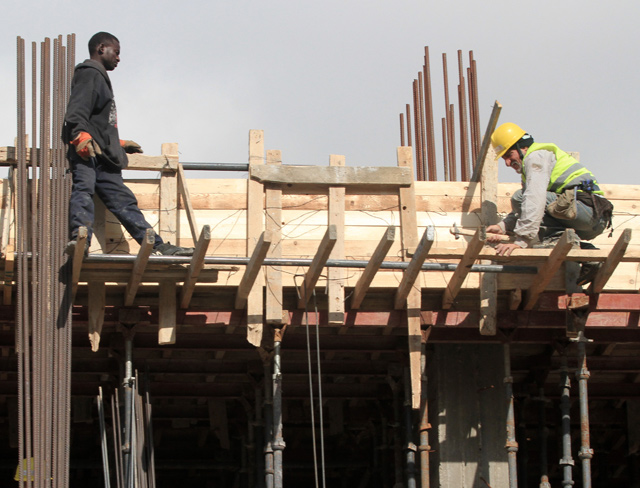  The vast majority of migrant workers in the construction sector work in an informal manner (Petra photo)