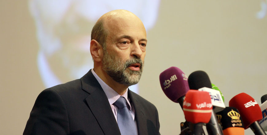Prime Minister Omar Razzaz on Thursday launches the electronic platform ‘Haggak Tiraf’ (in Arabic 'You have the right to know') (Petra photo)