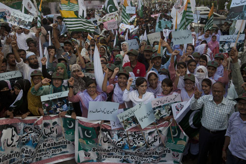 Members of a Pakistan civil society rally against India in Karachi, Pakistan, on Thursday (AP photo)