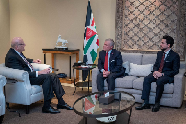 His Majesty King Abdullah, accompanied by HRH Crown Prince Hussein, on Saturday meets with Lebanese caretaker Prime Minister Najib Mikati (Photo courtesy of Royal Court)